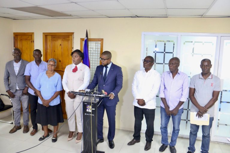 Haïti: Le gouvernement augmente le salaire minimum des travailleurs sous-traitants