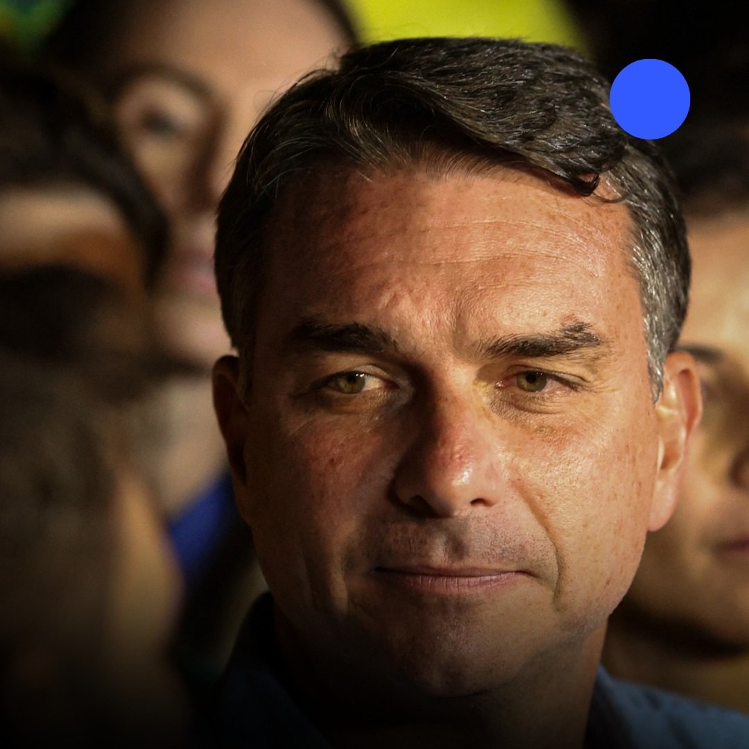 Brésil : Flávio Bolsonaro crée la surprise et devance Lula au premier tour